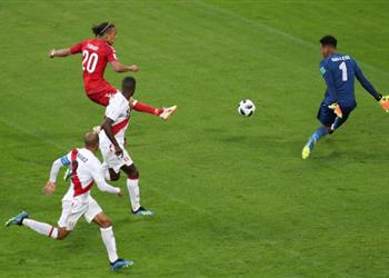 فيديو الدنمارك تعبر بيرو بهدف نظيف