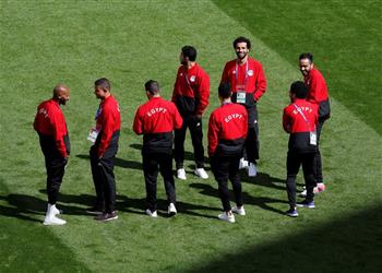 منتخب مصر يصل سان بطرسبرج استعداد ا لمباراة روسيا