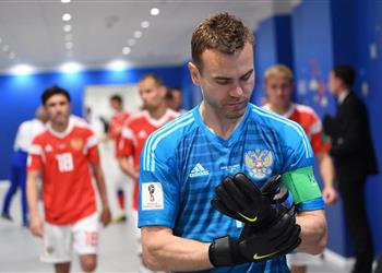 حارس روسيا مواجهة مصر ستكون جميلة ونحن في مزاج جيد