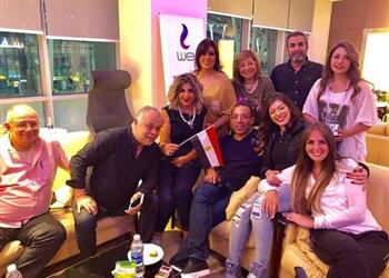 بالصور فنانين ومشاهير يسافرون لمؤازرة منتخب مصر في روسيا