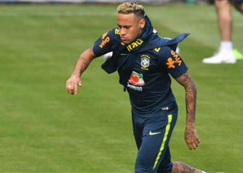 نيمار يغادر مران البرازيل مصابا قبل مواجهة كوستاريكا