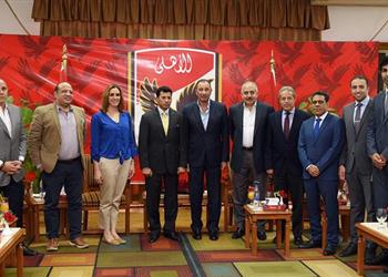 وزير الرياضة في زيارته للأهلي نهتم بملف عودة الجماهير وسنطلق حملة قريب ا