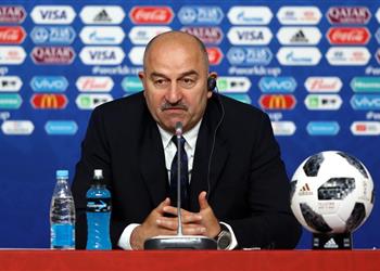 مدرب روسيا ينفعل على صحفي بسبب المنشطات بعد هزيمة مصر