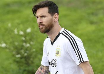 والدة ميسي توجه نصيحة له وتؤكد يعاني ويبكي من الانتقادات