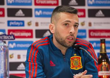 ألبا يدافع عن ميسي من يفهم كرة القدم لن ينتقده