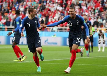 مبابي أفضل لاعب في مواجهة فرنسا وبيرو