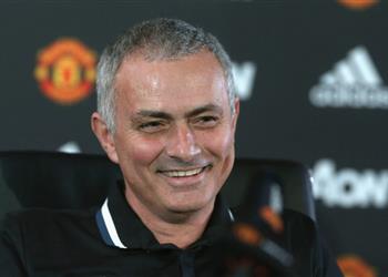 مانشستر يونايتد ينافس ثنائي إنجلترا على لاعب ليون