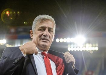 مدرب سويسرا يشيد بأداء شاكيري بعد الفوز على صربيا