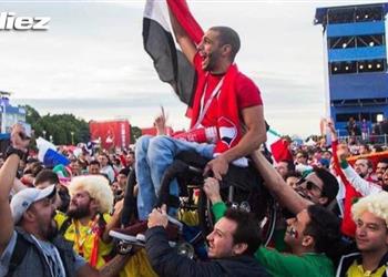 صحيفة إسبانية عن مشجع الكرسي المتحرك المونديال يوحد الجميع