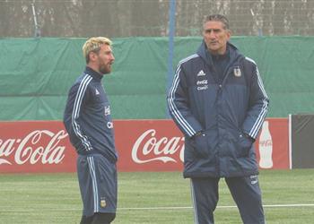 مدرب الأرجنتين السابق لا نملك هوية ولا يمكن لوم ميسي