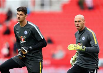 كورتوا يدعم حارس الأرجنتين بعد أخطاءه أمام كرواتيا