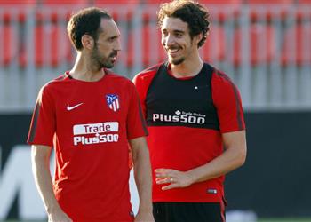 مانشستر يونايتد وإنتر ميلان يتصارعان على مدافع أتليتكو مدريد