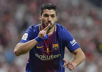 سواريز يحذر برشلونة من رحيل لاعب وسطه إلى الدوري الإنجليزي