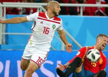 فيديو صحيفة إسبانية تكشف رد فعل نجم المغرب الخارج ضد تقنية الفيديو