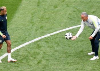 تيتي يدافع عن دموع نيمار ويهاجم تصريحات كابيلو