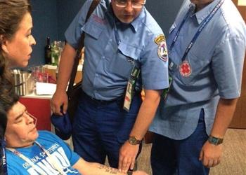 فيديو نقل مارادونا للمستشفى بعد فوز الأرجنتين على نيجيريا