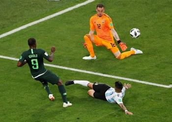 حارس الأرجنتين نشكر الله على التأهل بعد هذه المعاناة