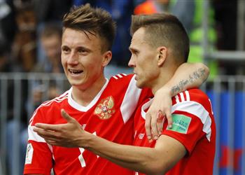 ساحر روسيا يعقب على اهتمام برشلونة بضمه