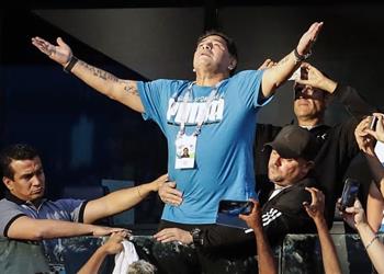 مارادونا مهدد بعقوبه من فيفا لسوء السلوك