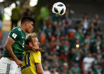 لاعب المكسيك يدخل تاريخ نهائيات كأس العالم