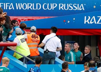 أوزيل يشتبك مع جماهير ألمانيا