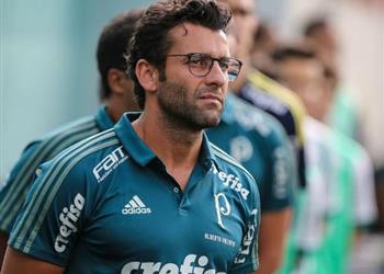 رسمي ا ألبيرتو فالنتيم مدير ا فني ا للأهرام