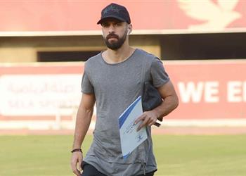 عبد الله السعيد يظهر في الجبلاية بصحبة مدير الكرة بالزمالك