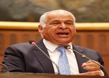 فرج عامر يحسم موقفه بشأن بيع لاعبي سموحة