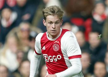 برشلونة يصر على ضم موهبة أياكس وعقبة أمام حسم الصفقة