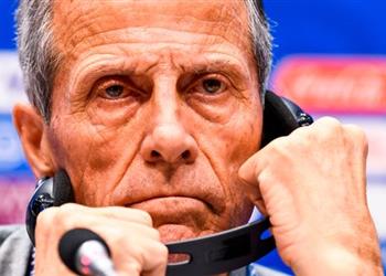 مدرب أوروجواي يسخر من رونالدو قبل مواجهة البرتغال
