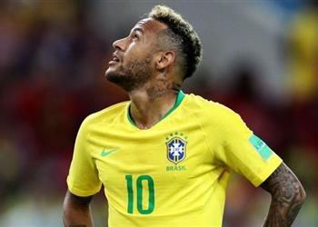 قائد المكسيك يحذر التحكيم من نيمار قبل مواجهة البرازيل