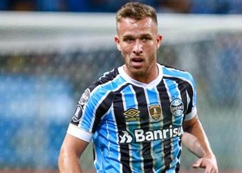 جريميو يكشف تطورات جديدة عن مفاوضات آرثر وبرشلونة