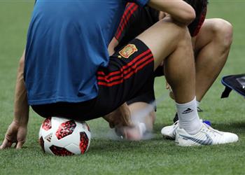 بيكيه يثير القلق في إسبانيا قبل مواجهة روسيا