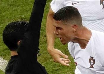 حكم إنجليزي ينتقد الفيفا بسبب عدم طرد رونالدو بمونديال روسيا