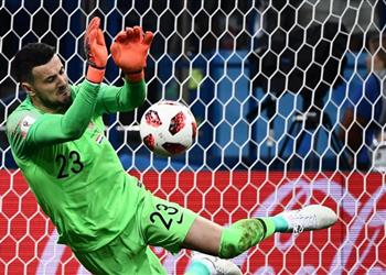 حارس كرواتيا يدخل دائرة اهتمامات ليفربول بعد تألقه في المونديال