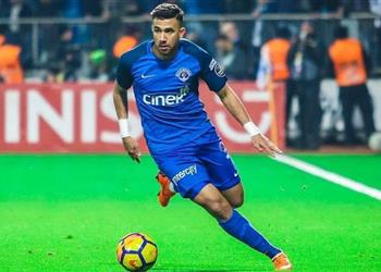 تريزيجيه يثير التساؤلات برسالة غامضة على تويتر