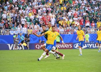 تياجو سيلفا يثني على نيمار بعد فوز البرازيل على المكسيك