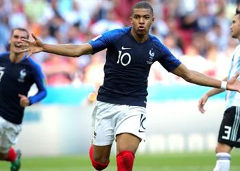 لاعب أوروجواي يحذر من مبابي