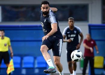 مدافع فرنسا غياب كافاني عن مواجهتنا أمر جيد