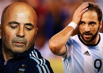 والد هيجواين ينتقد سامباولي بعد توديع المونديال