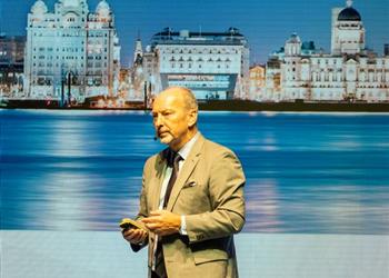 الرئيس التنفيذي لليفربول نبحث عن محمد صلاح جديد