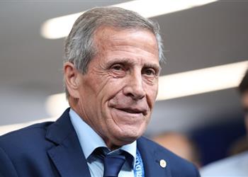 مدرب أوروجواي يعبر عن حزنه الشديد بعد الخروج من مونديال روسيا