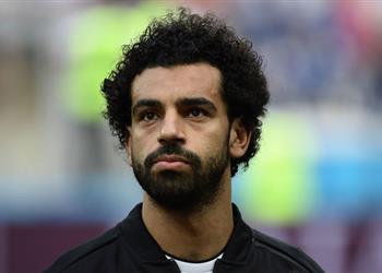 خبير اقتصادي يتوقع انتقال محمد صلاح إلى برشلونة