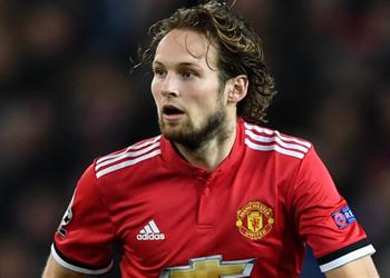 مدرب أياكس يؤكد اهتمامه باستعادة لاعب مانشستر يونايتد