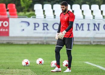 إكرامي الأهلي قادر على تخطي دور المجموعات الإفريقي وهذا سبب توقيعي على بياض