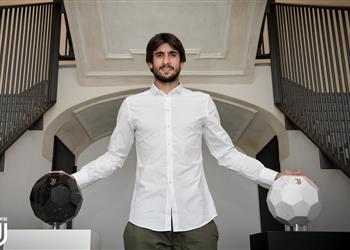 حارس مرمى يوفنتوس رونالدو الأفضل في العالم ولن أكون بوفون