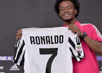 كوادرادو يعلن تخليه عن قميصه لرونالدو العطاء أفضل