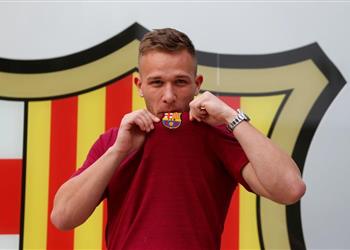 آرثر بعد انتقاله لبرشلونة حققت حلم الطفولة وأريد الفوز بكل البطولات