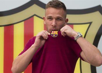 صفقة برشلونة الجديدة تخضع للفحص الطبي