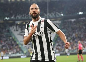 يوفنتوس يفتح الباب أمام رحيل هيجواين